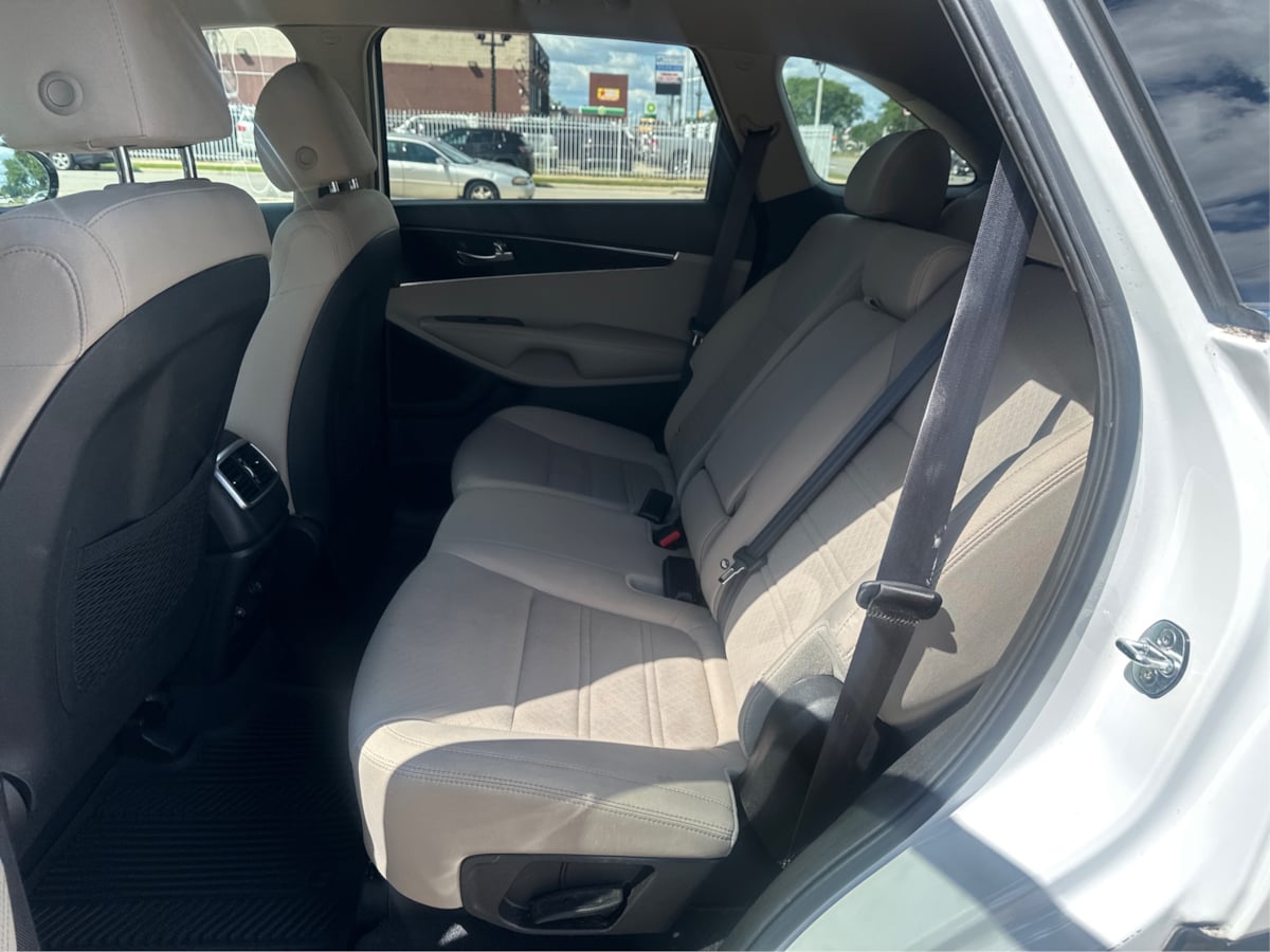 2020 Kia Sorento S V6 photo 9