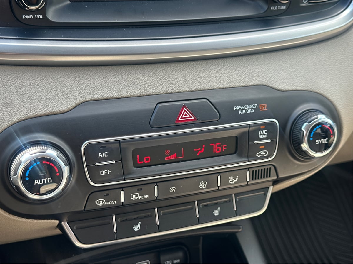 2020 Kia Sorento S V6 photo 34