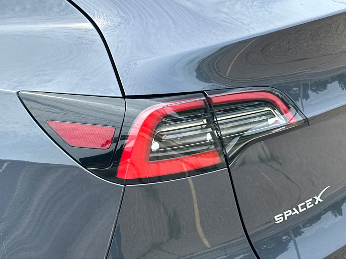 2020 Tesla Model Y Long Range photo 18