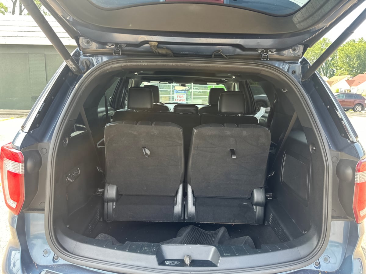 2019 Ford Explorer Platinum photo 9