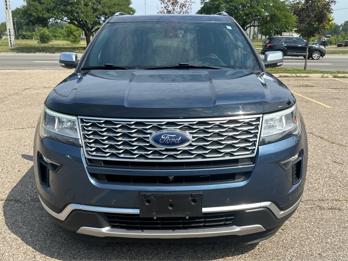 2019 Ford Explorer Platinum photo 18