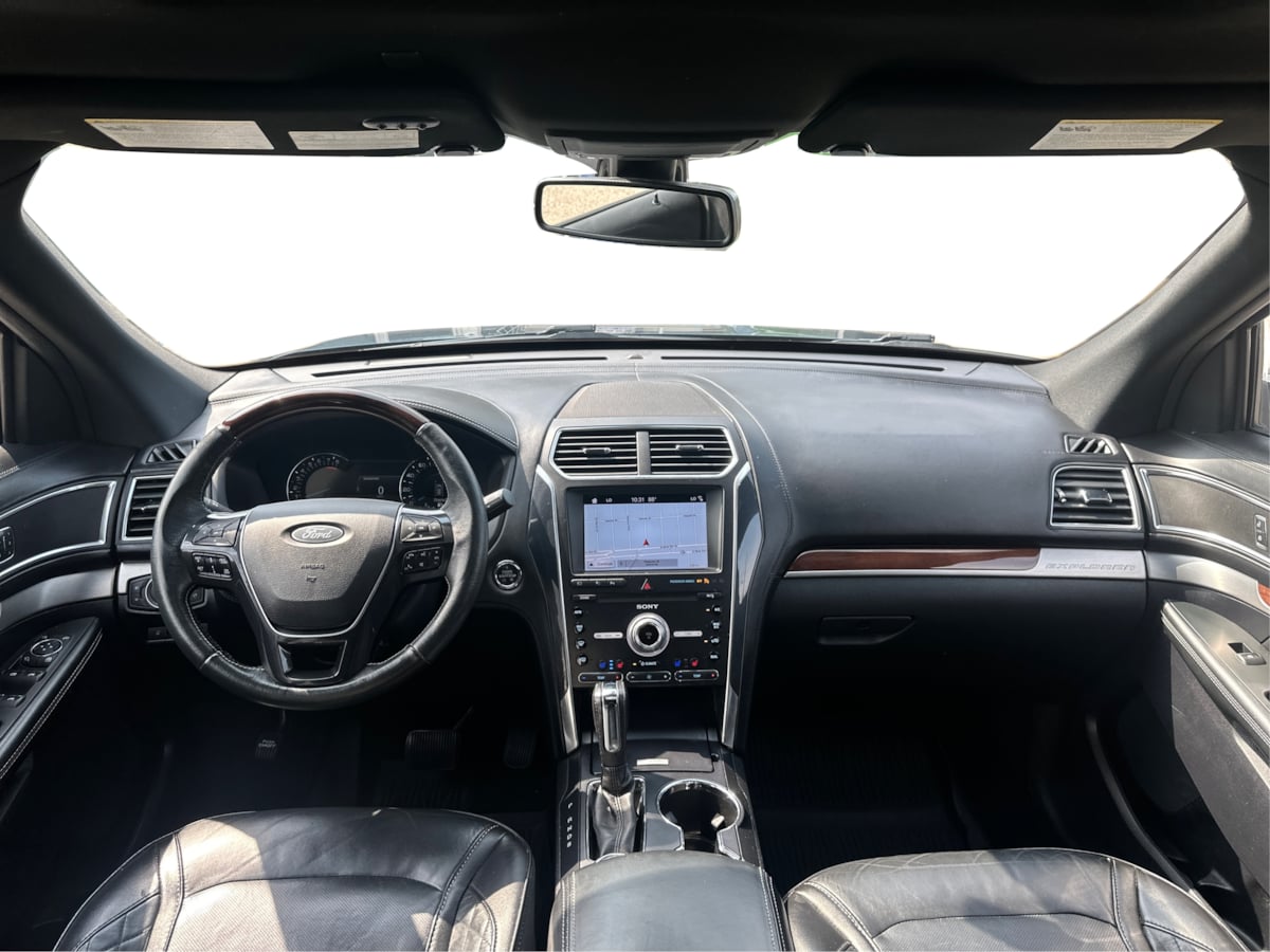 2019 Ford Explorer Platinum photo 31
