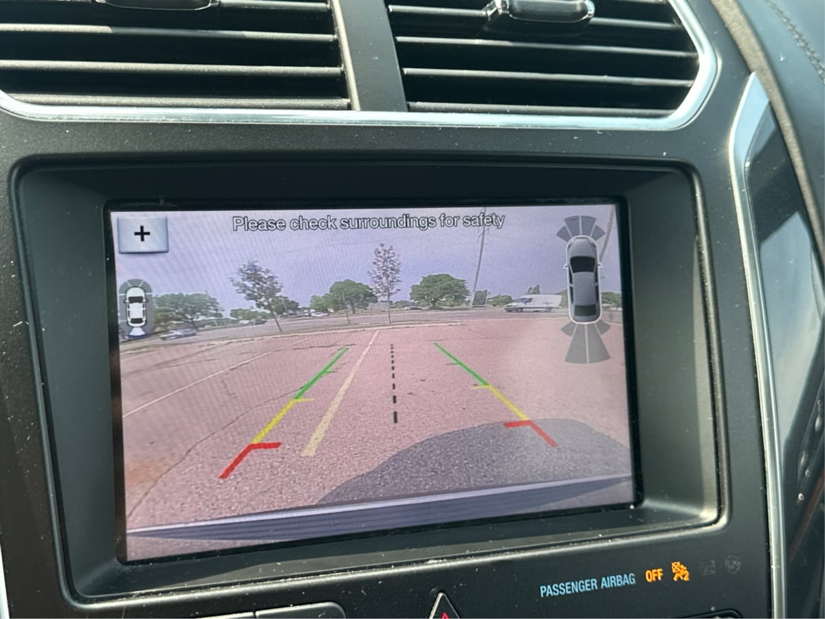 2019 Ford Explorer Platinum photo 35