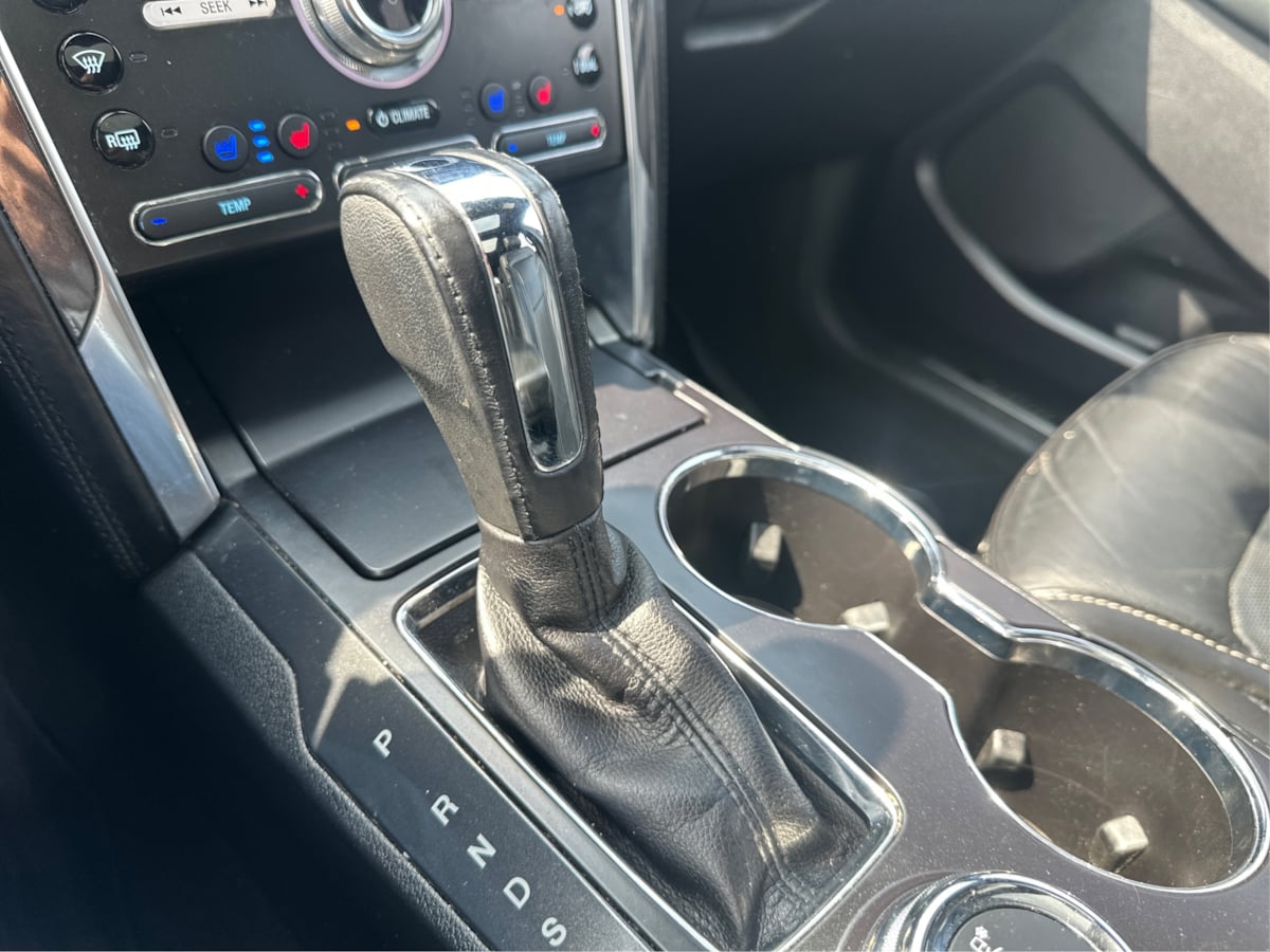 2019 Ford Explorer Platinum photo 37