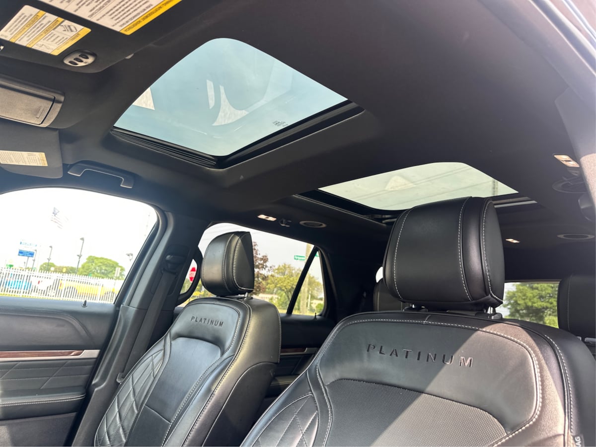 2019 Ford Explorer Platinum photo 15