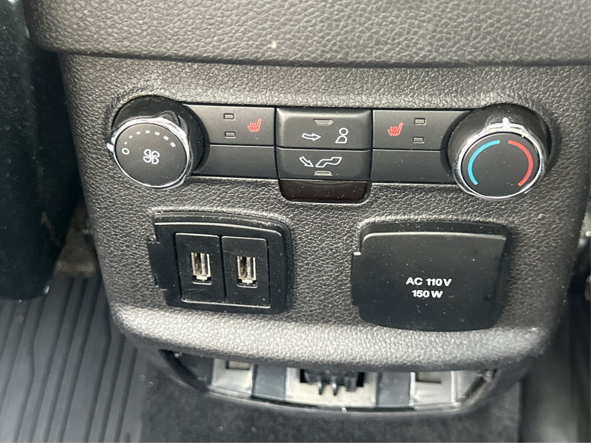 2019 Ford Explorer Platinum photo 40