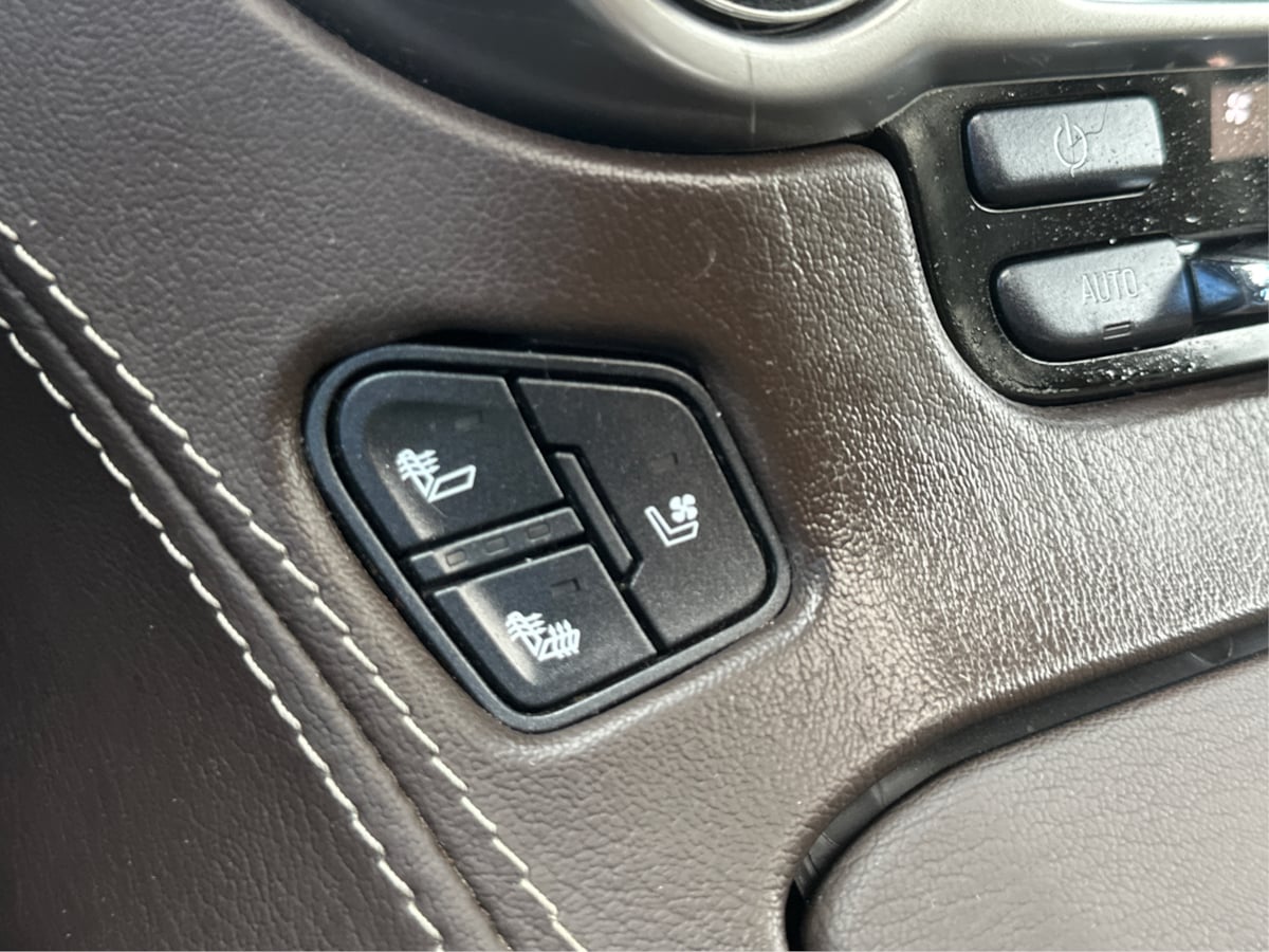 2018 Chevrolet Suburban Premier photo 42