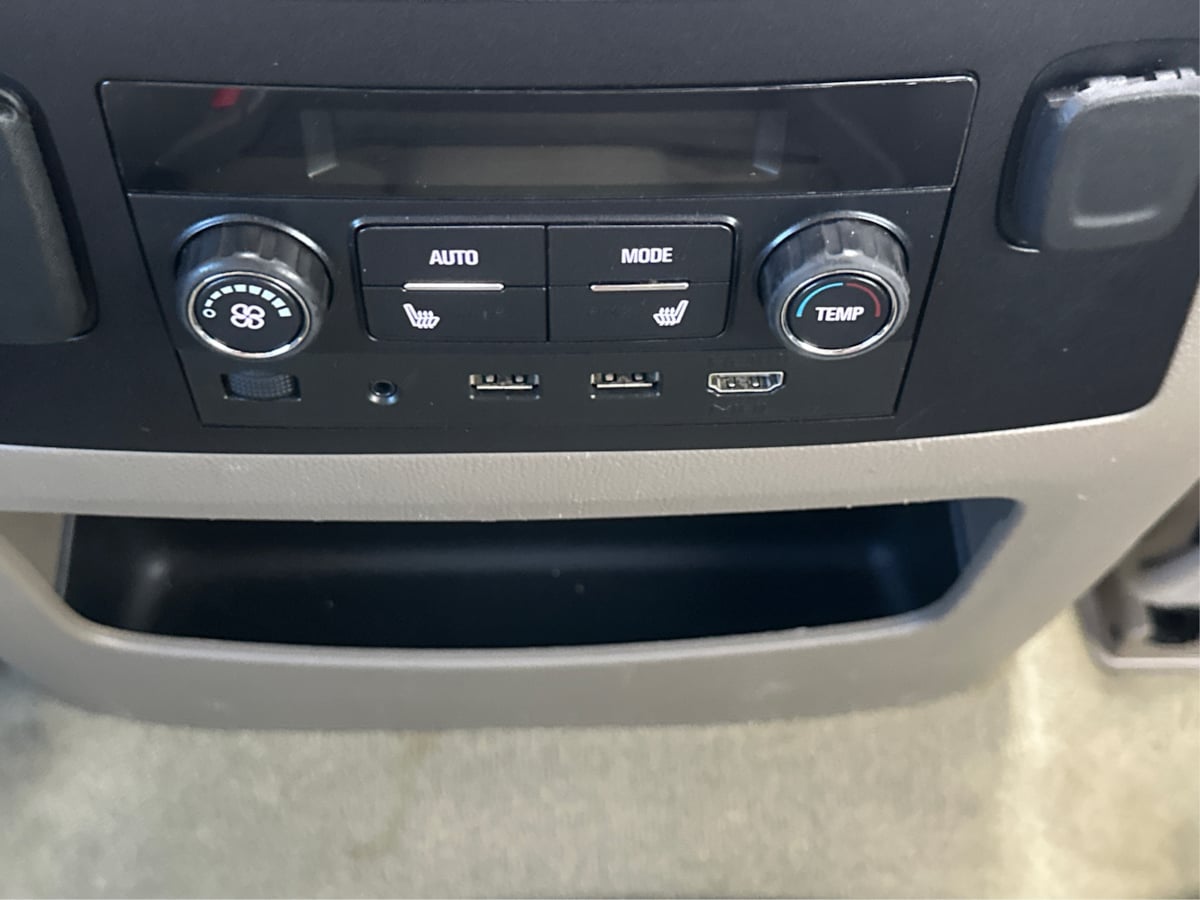 2018 Chevrolet Suburban Premier photo 43