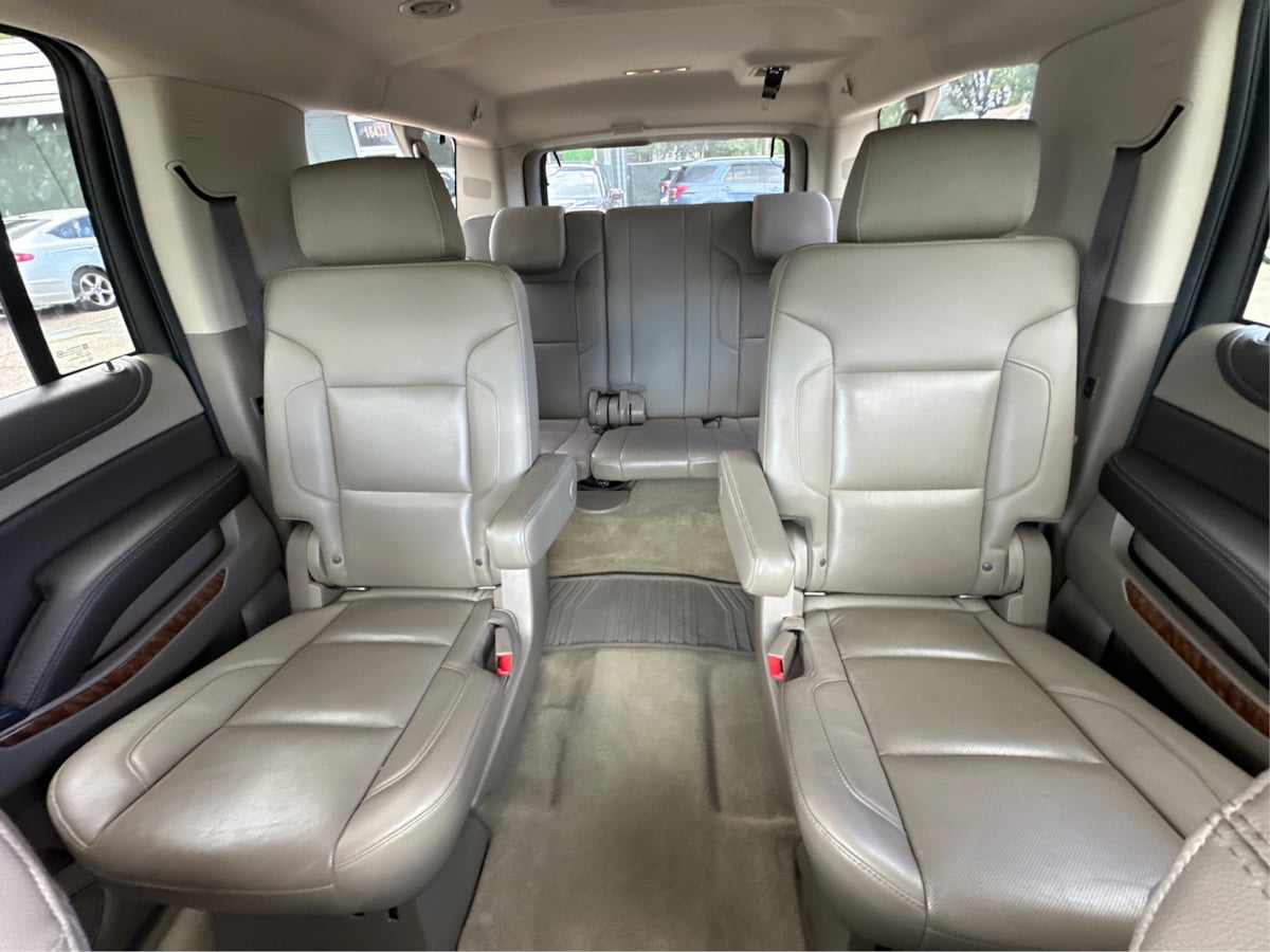 2018 Chevrolet Suburban Premier photo 41
