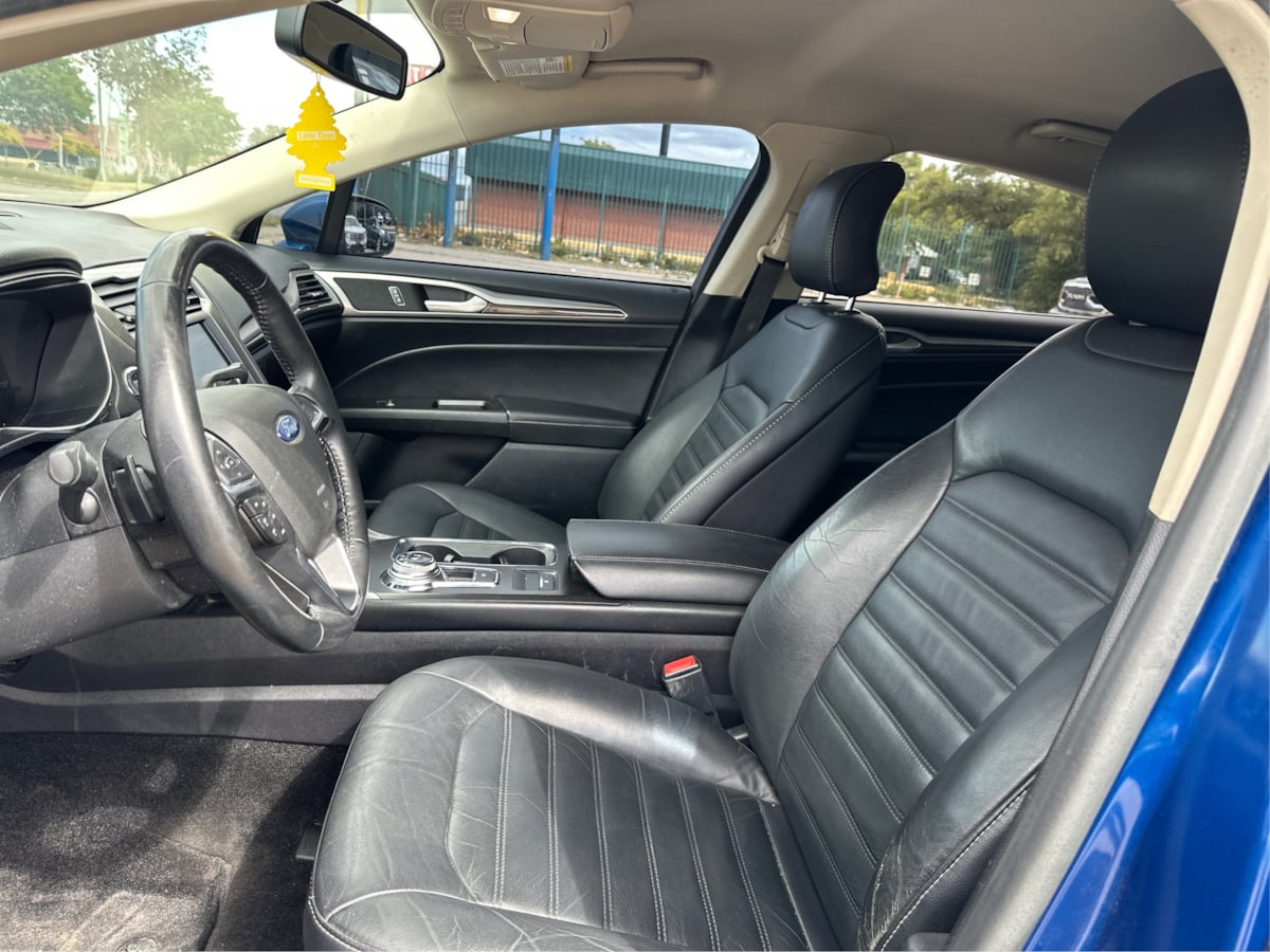2018 Ford Fusion SE photo 9
