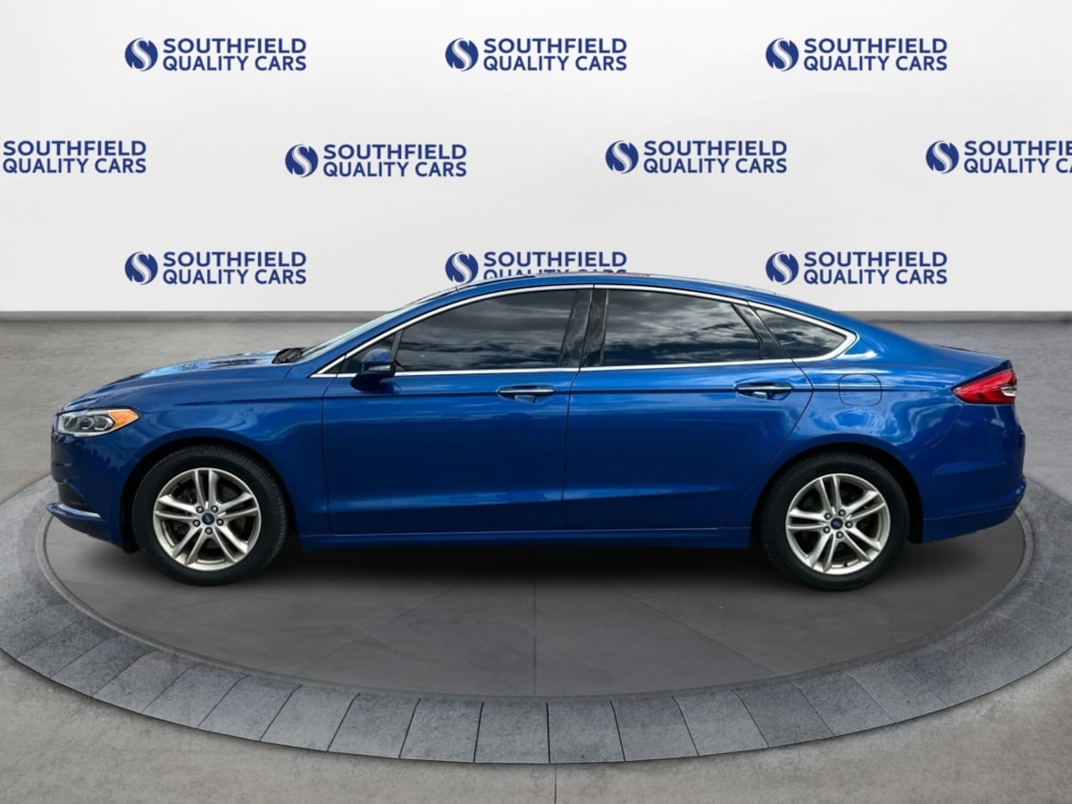 2018 Ford Fusion SE photo 2