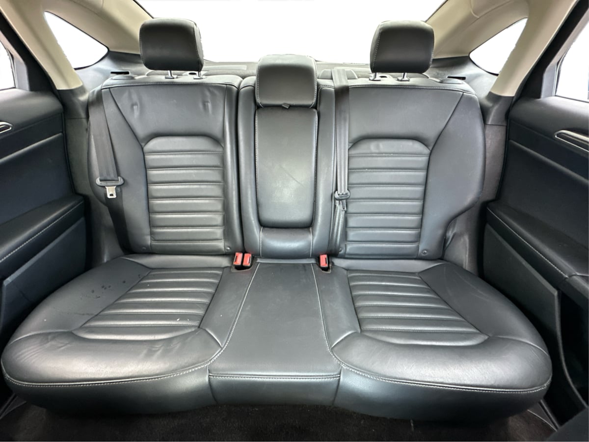 2018 Ford Fusion SE photo 16