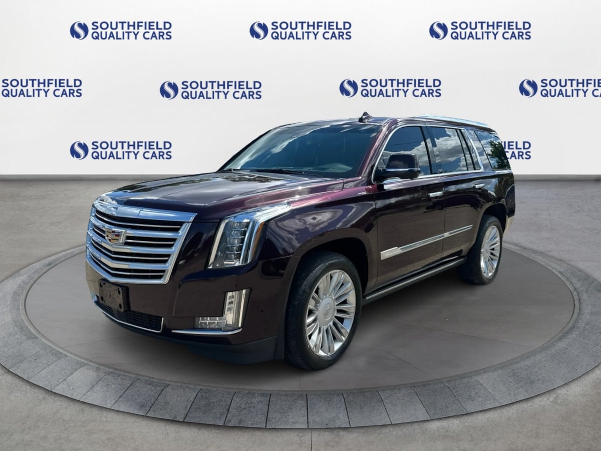 2017 Cadillac Escalade Platinum photo 2