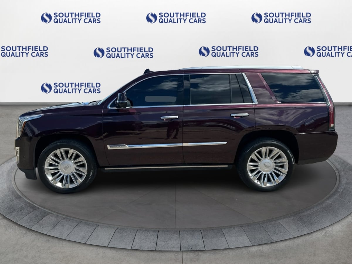 2017 Cadillac Escalade Platinum photo 3