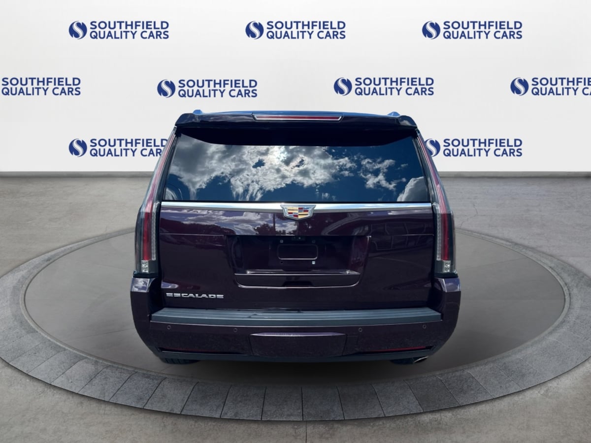 2017 Cadillac Escalade Platinum photo 5