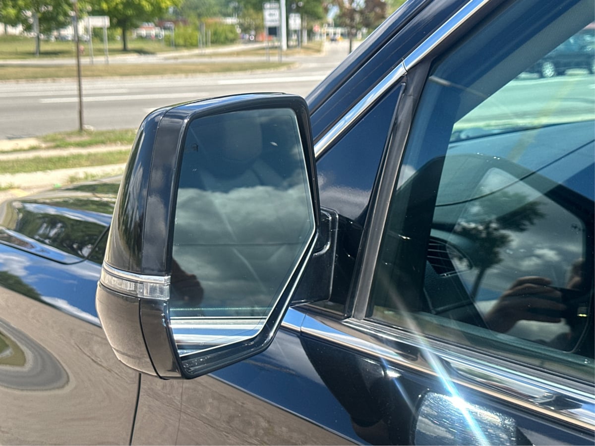 2018 Cadillac Escalade Luxury photo 24