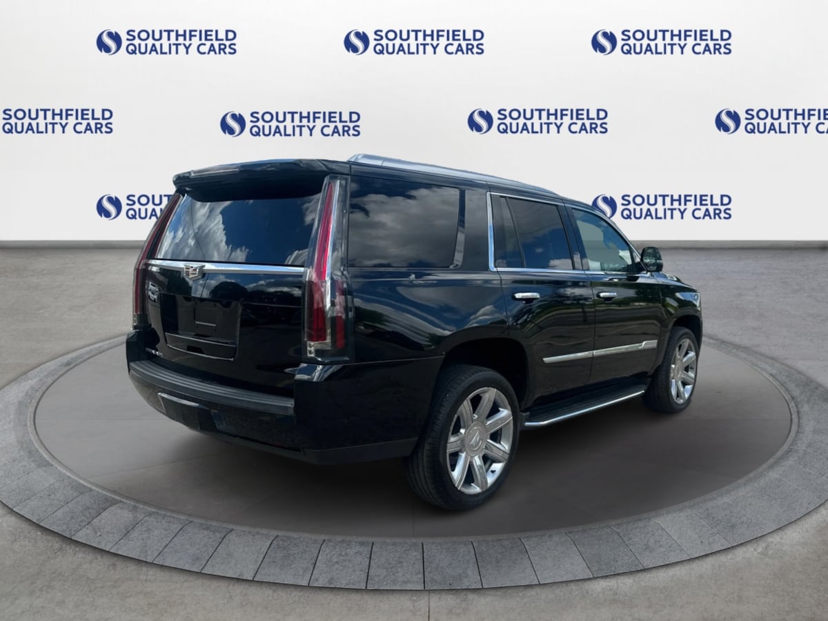 2018 Cadillac Escalade Luxury photo 5