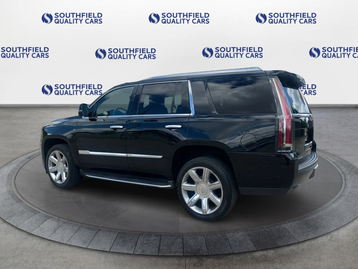 2018 Cadillac Escalade Luxury photo 2