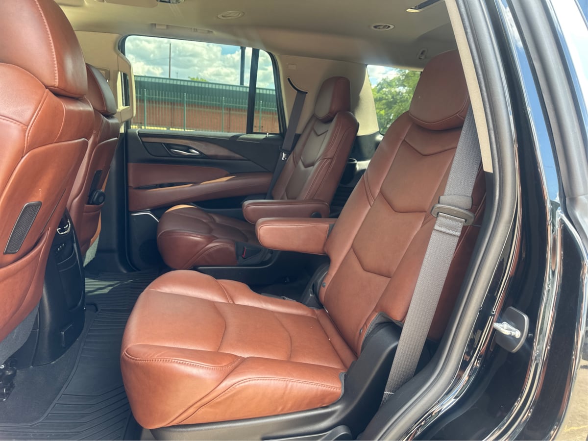 2018 Cadillac Escalade Luxury photo 9