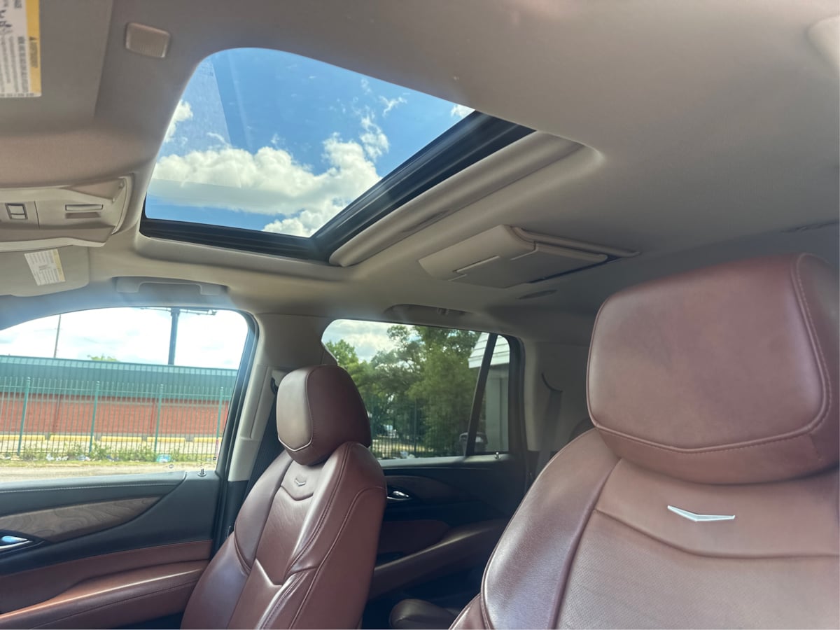 2018 Cadillac Escalade Luxury photo 17