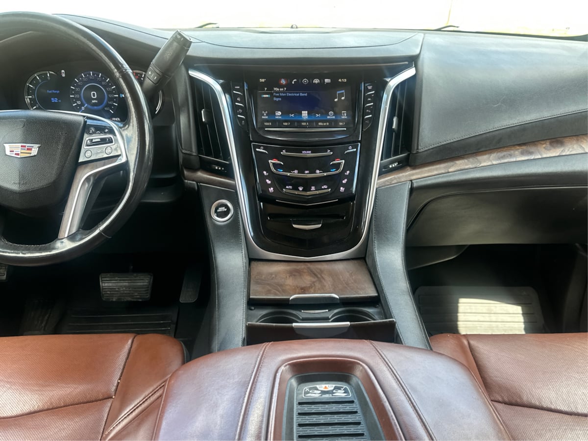 2018 Cadillac Escalade Luxury photo 16