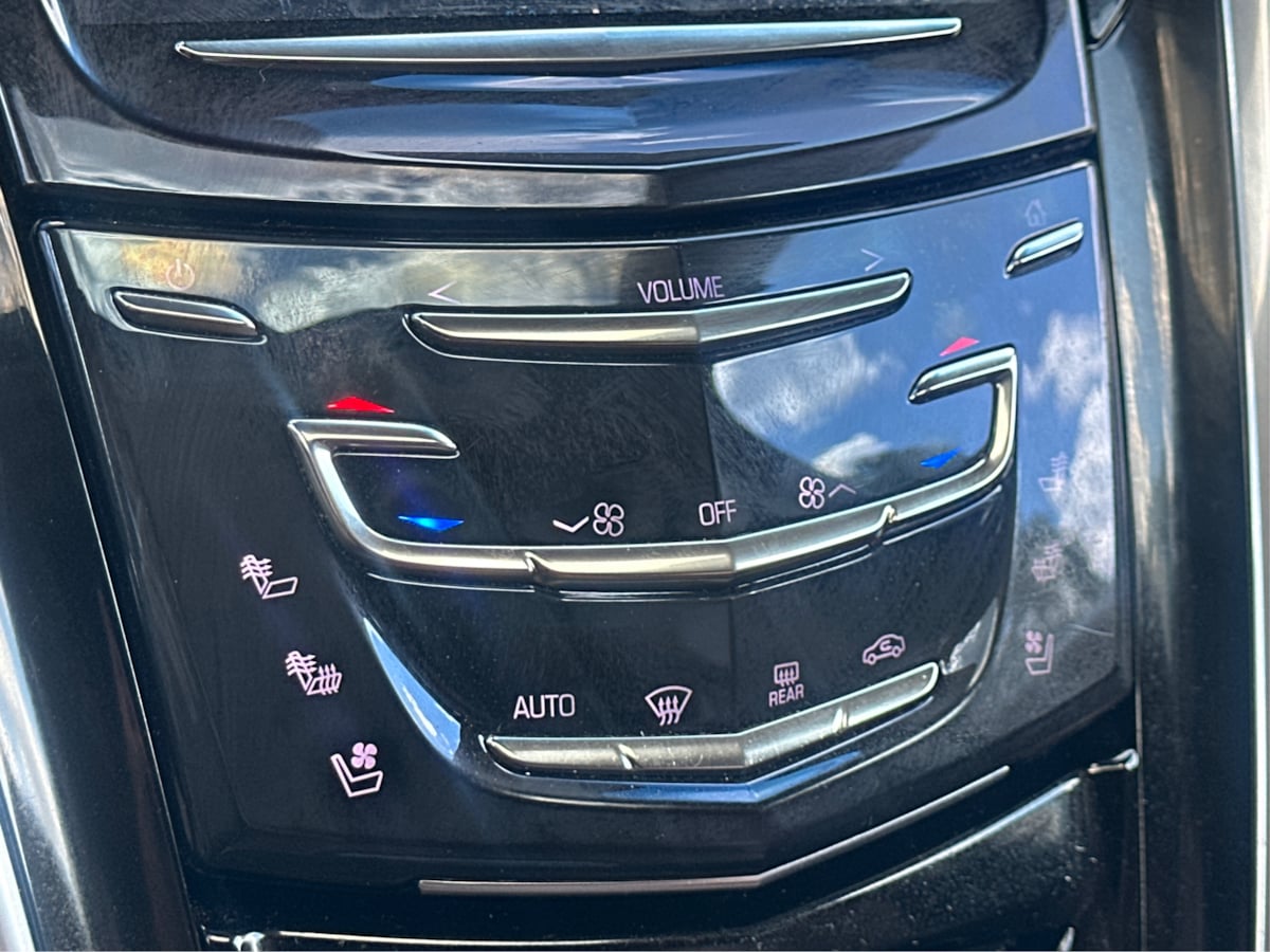 2018 Cadillac Escalade Luxury photo 42