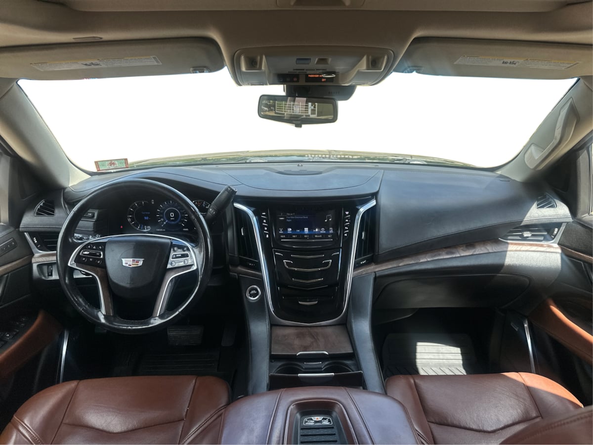 2018 Cadillac Escalade Luxury photo 32