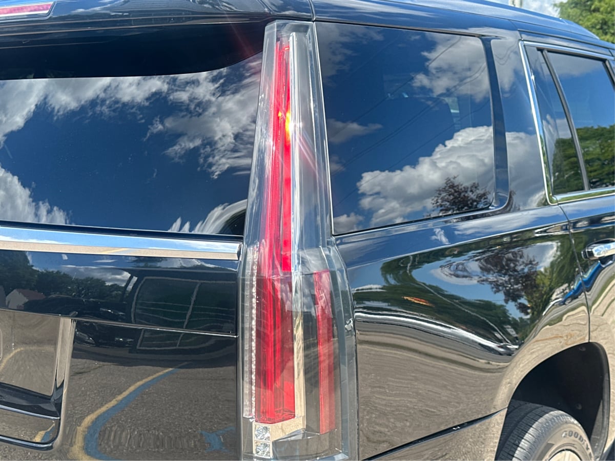 2018 Cadillac Escalade Luxury photo 28