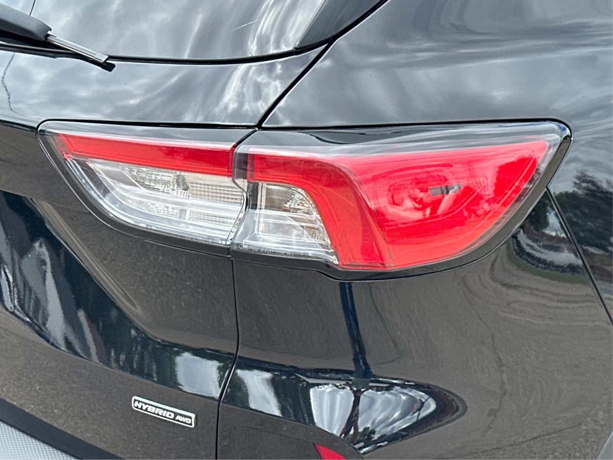 2021 Ford Escape SE Hybrid photo 28