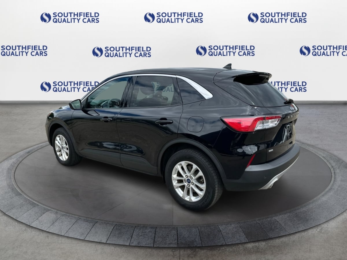2021 Ford Escape SE Hybrid photo 4