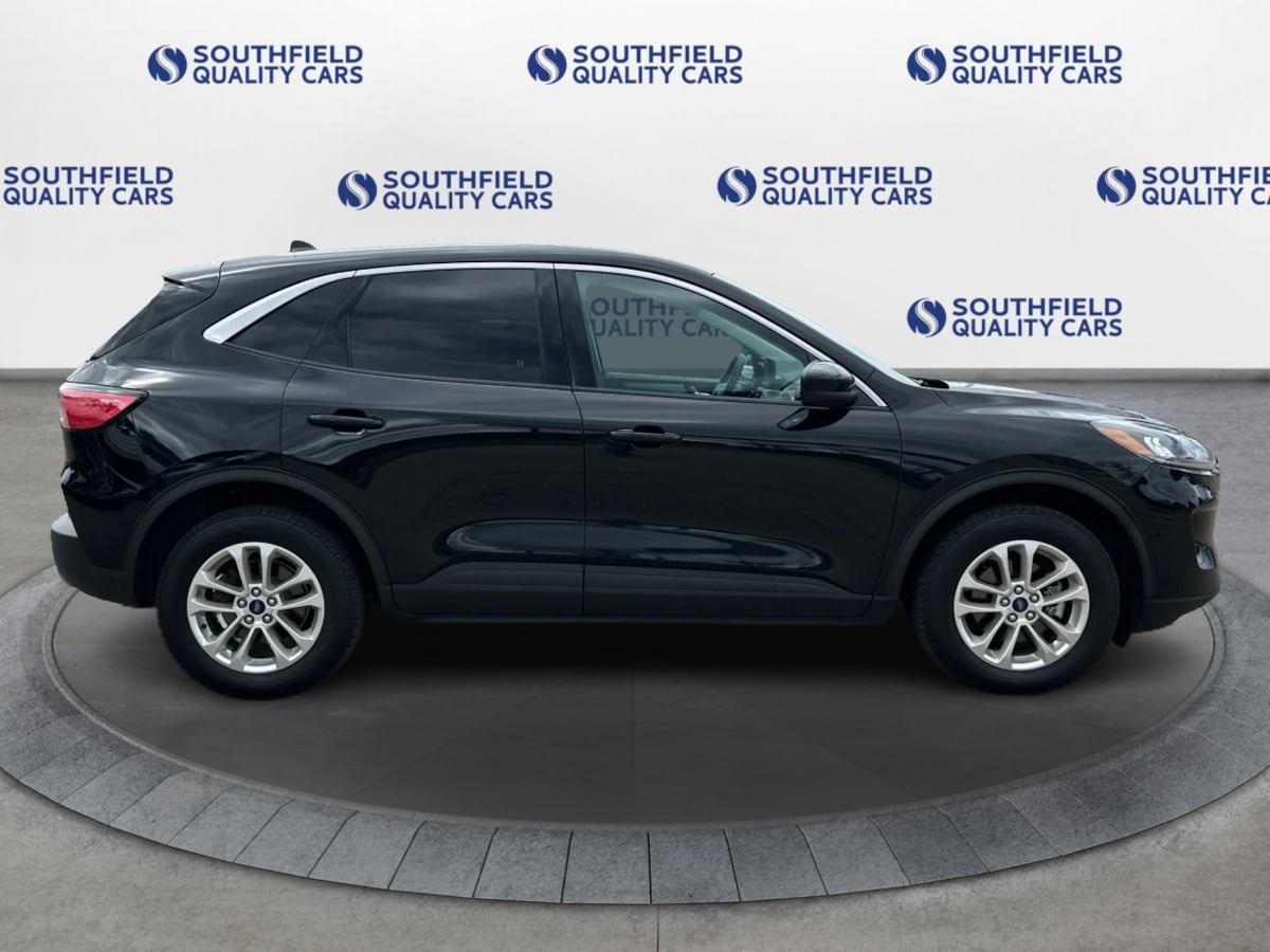 2021 Ford Escape SE Hybrid photo 8