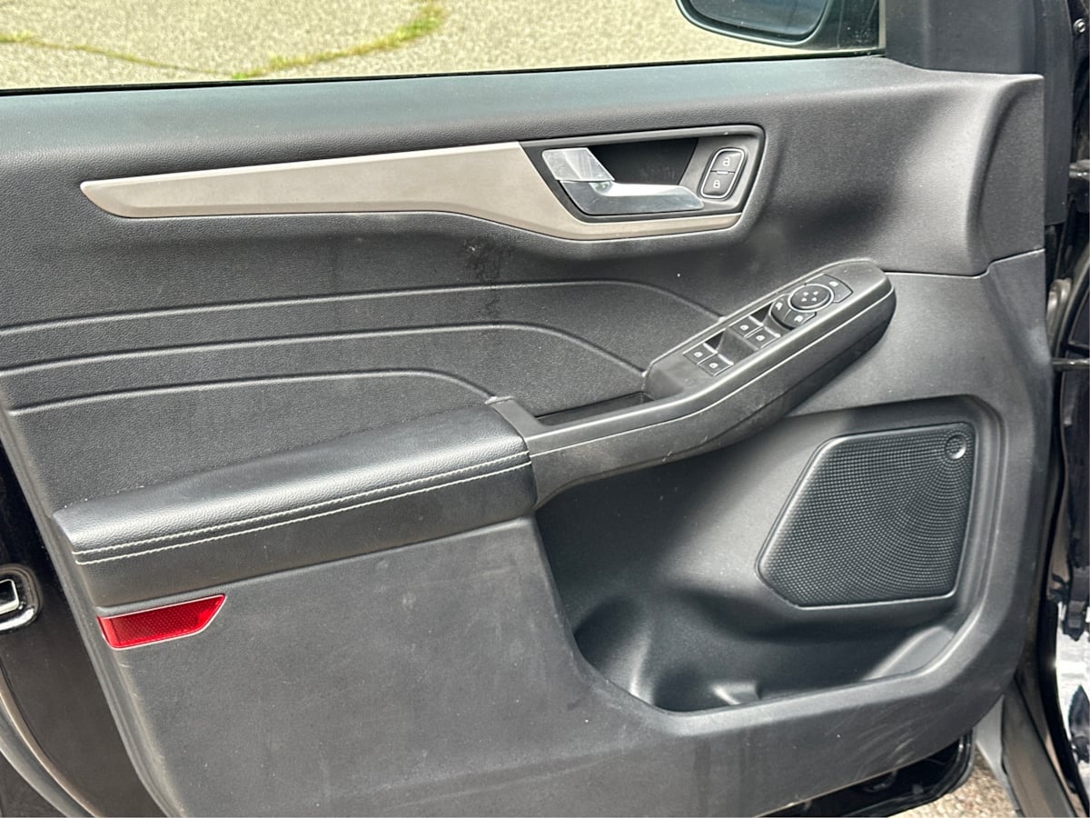 2021 Ford Escape SE Hybrid photo 14