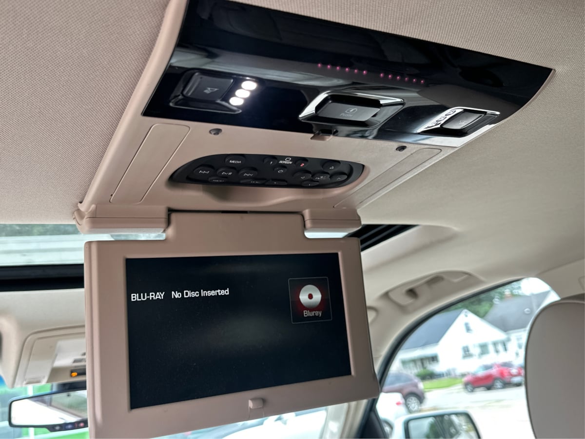 2016 Gmc Yukon Denali photo 35