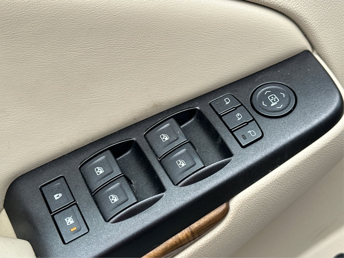 2016 Gmc Yukon Denali photo 23