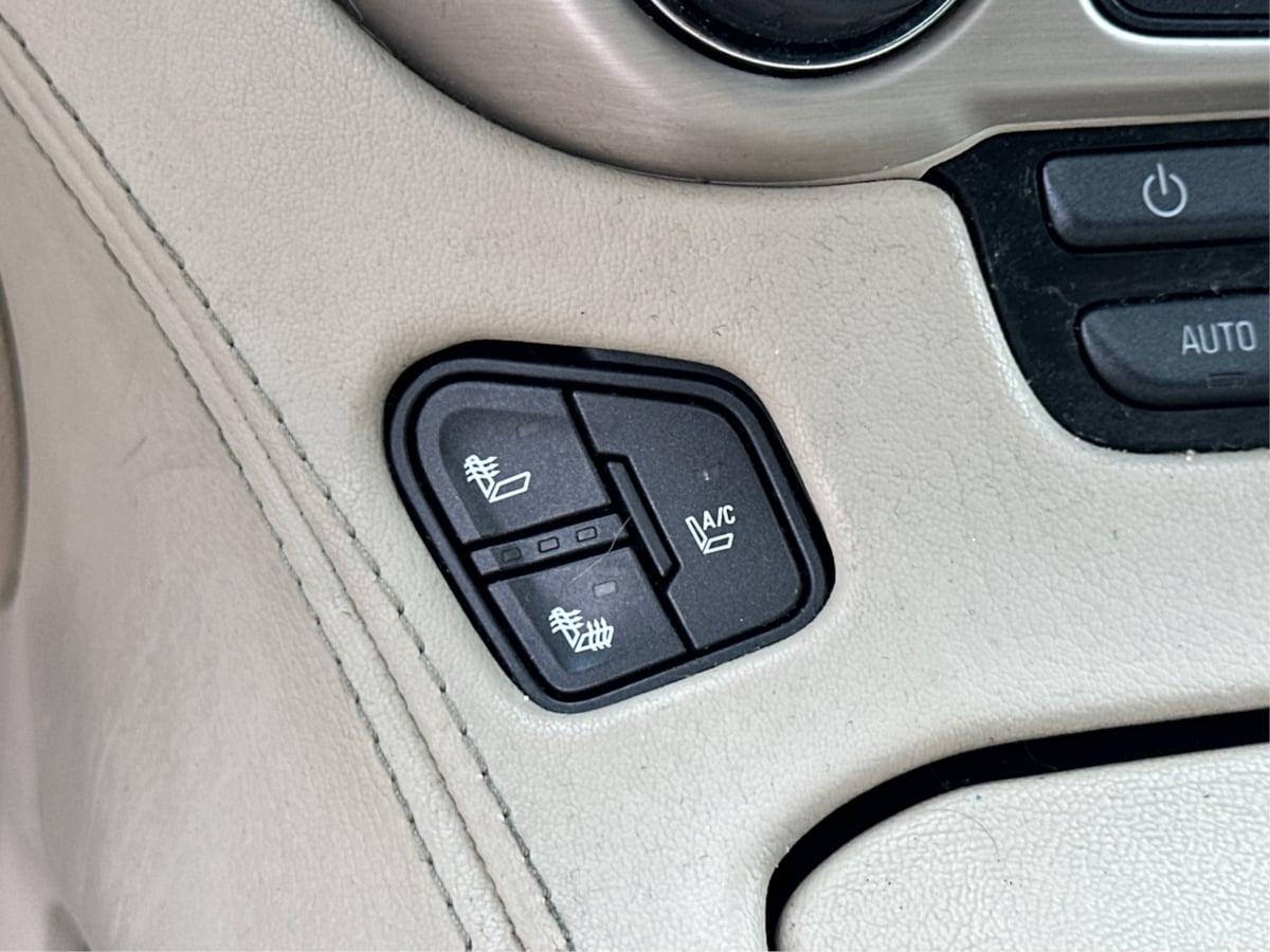 2016 Gmc Yukon Denali photo 36