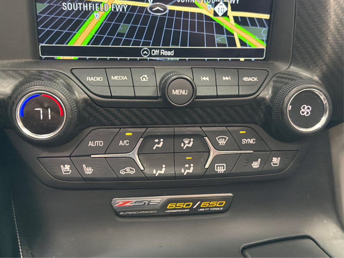 2017 Chevrolet Corvette 3LZ - Photo 16