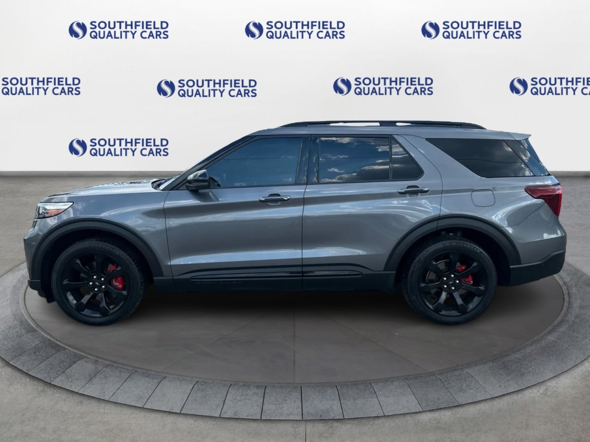 2021 Ford Explorer ST photo 3