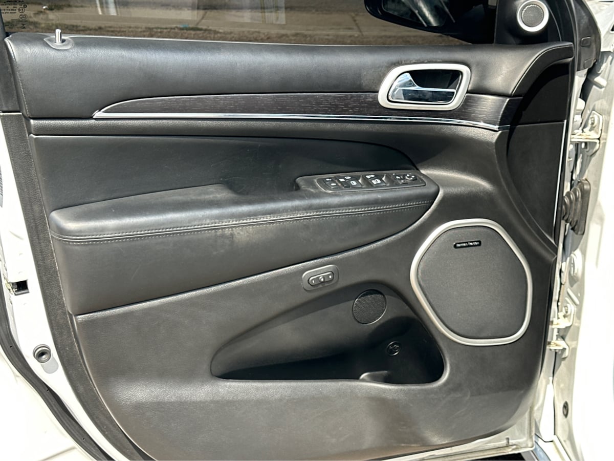 2018 Jeep Grand Cherokee Summit photo 14