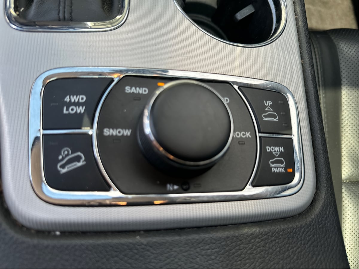 2018 Jeep Grand Cherokee Summit photo 34