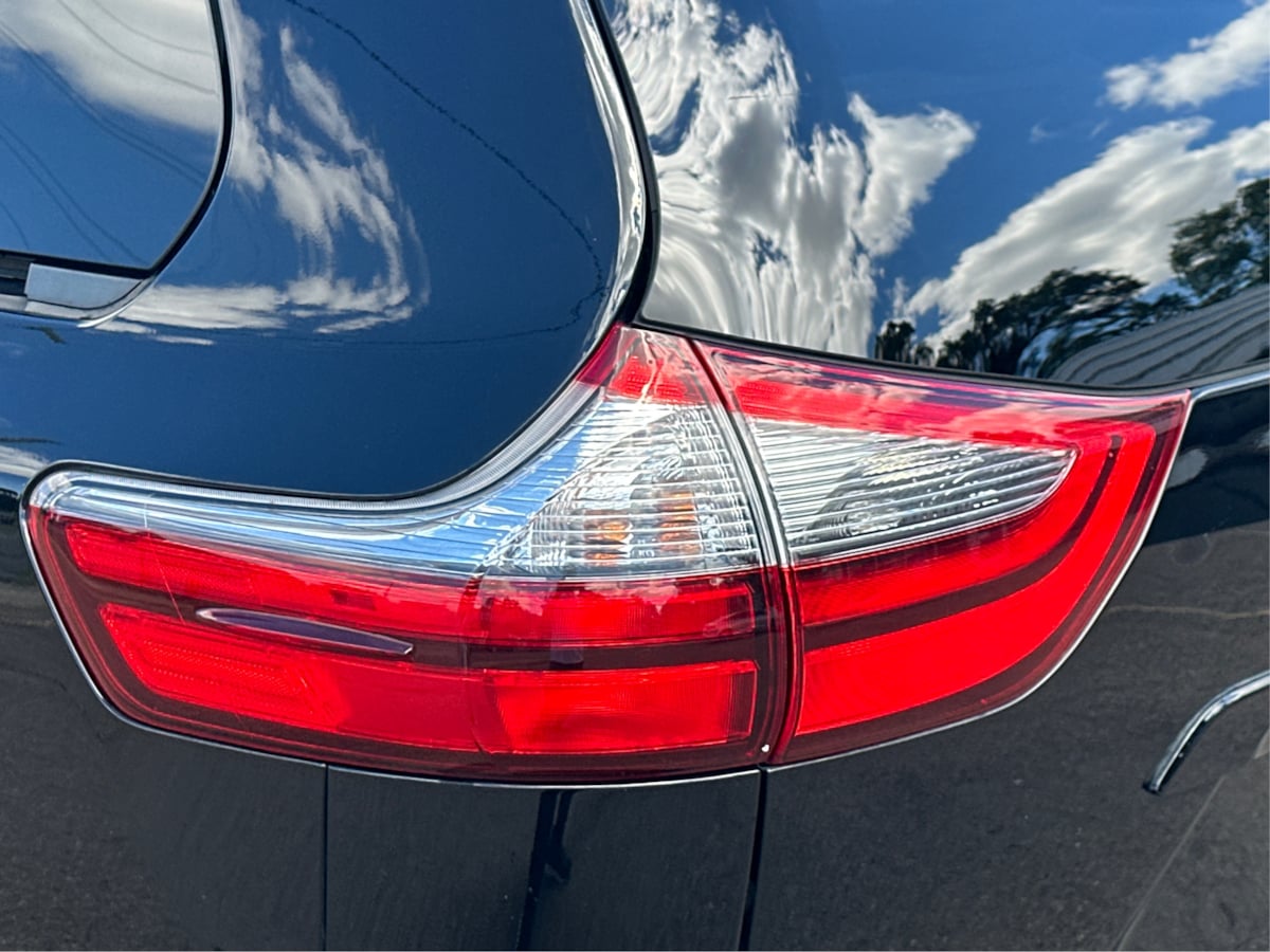 2020 Toyota Sienna LE photo 24