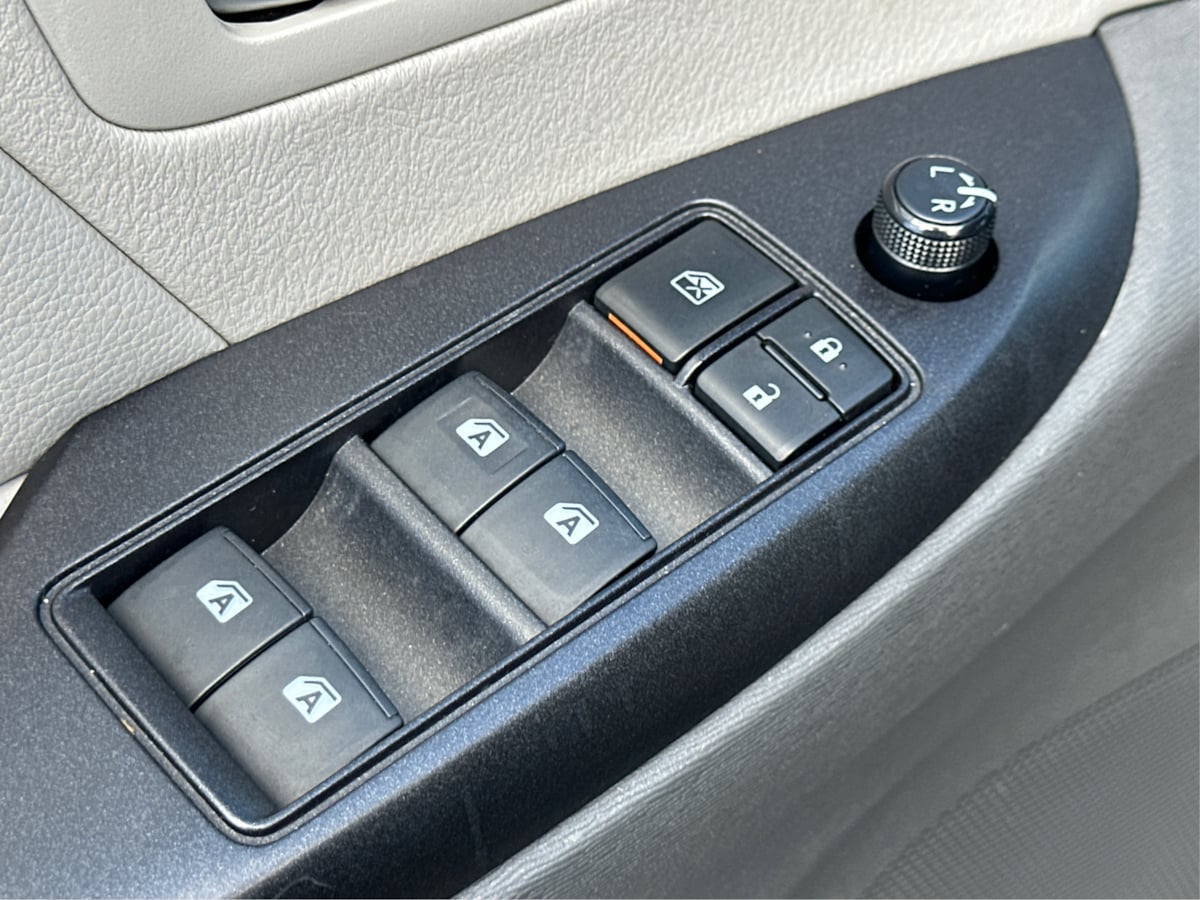 2020 Toyota Sienna LE photo 26
