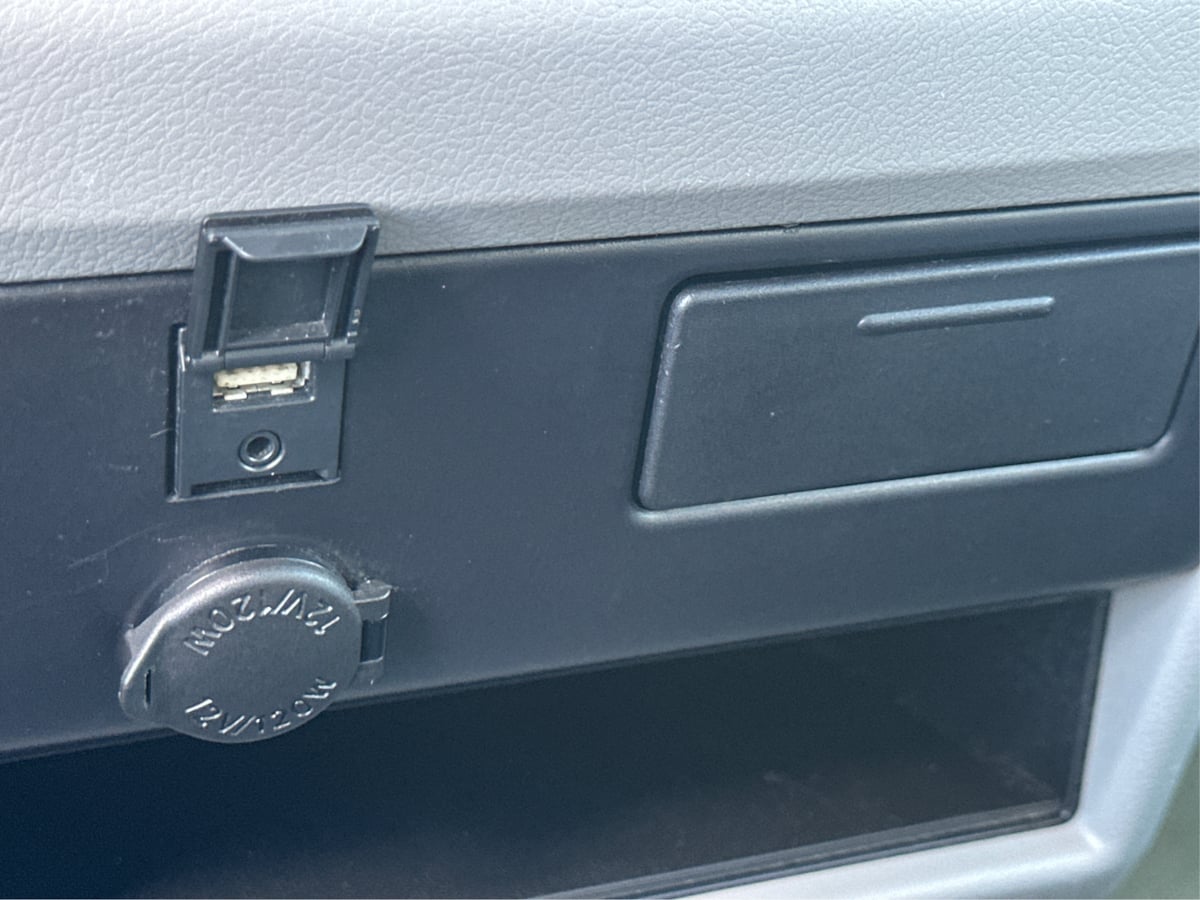 2020 Toyota Sienna LE photo 33