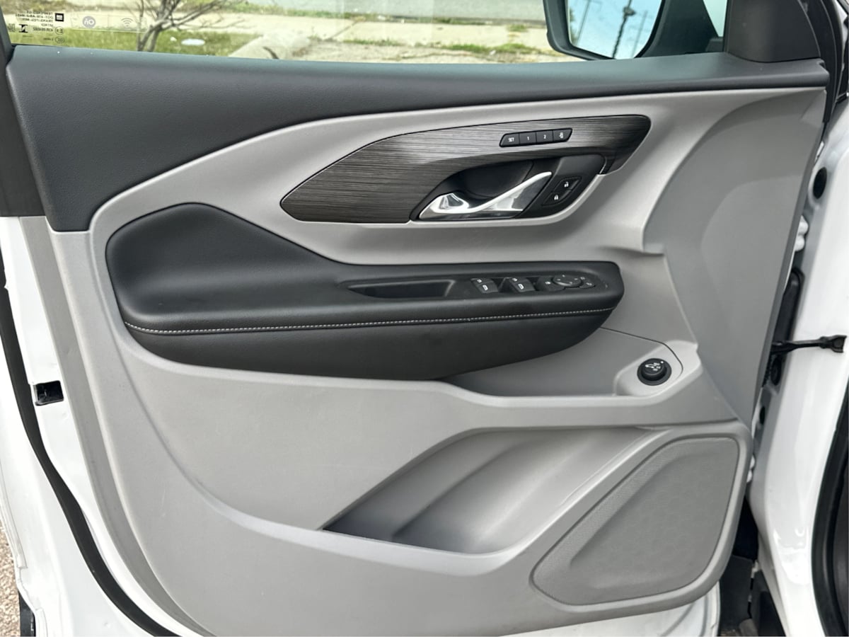 2023 Gmc Terrain SLT photo 13