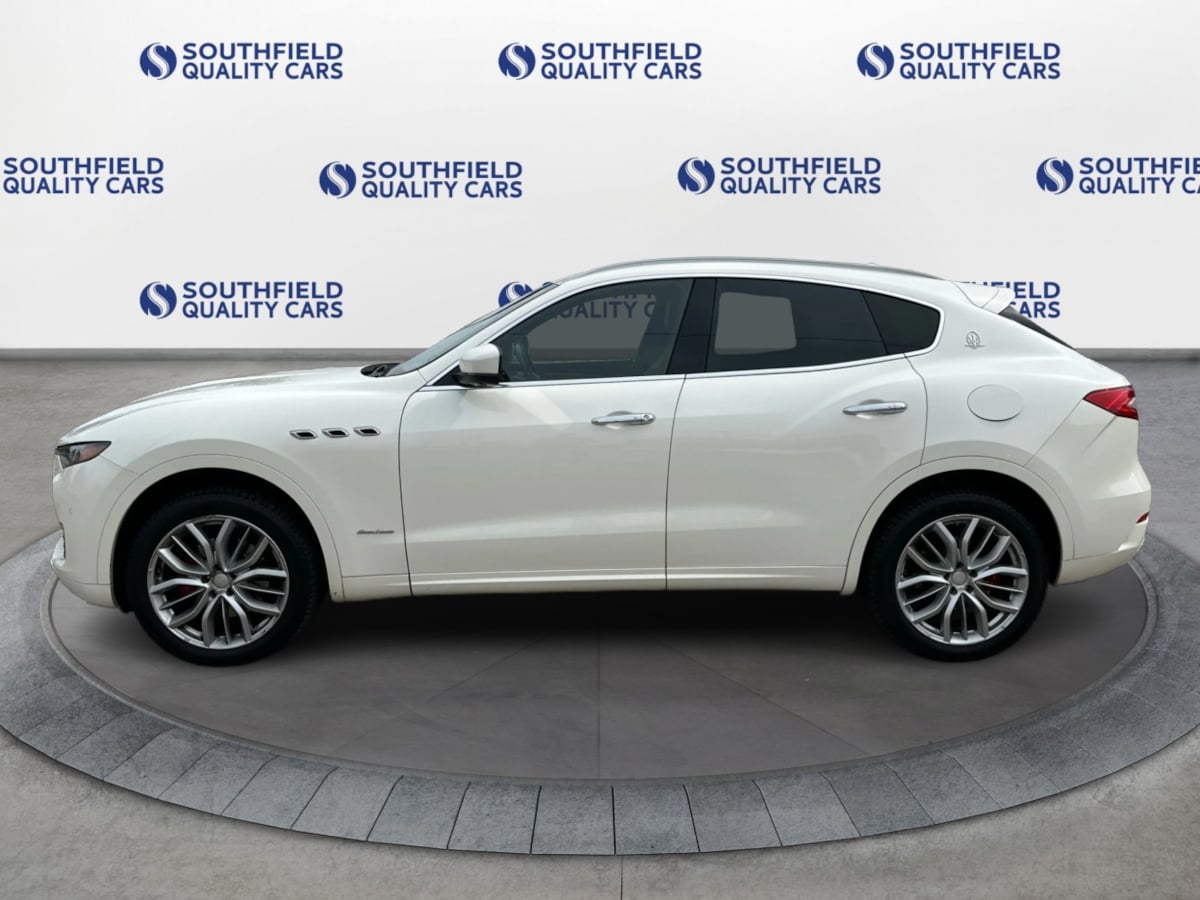 2019 Maserati Levante GranLusso photo 2