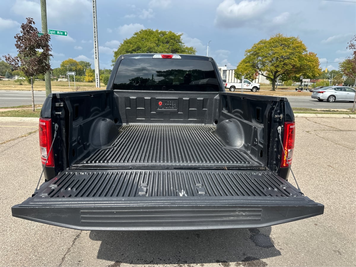 2016 Ford F-150 XL photo 12