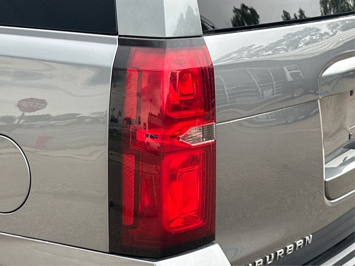 2019 Chevrolet Suburban LT photo 26