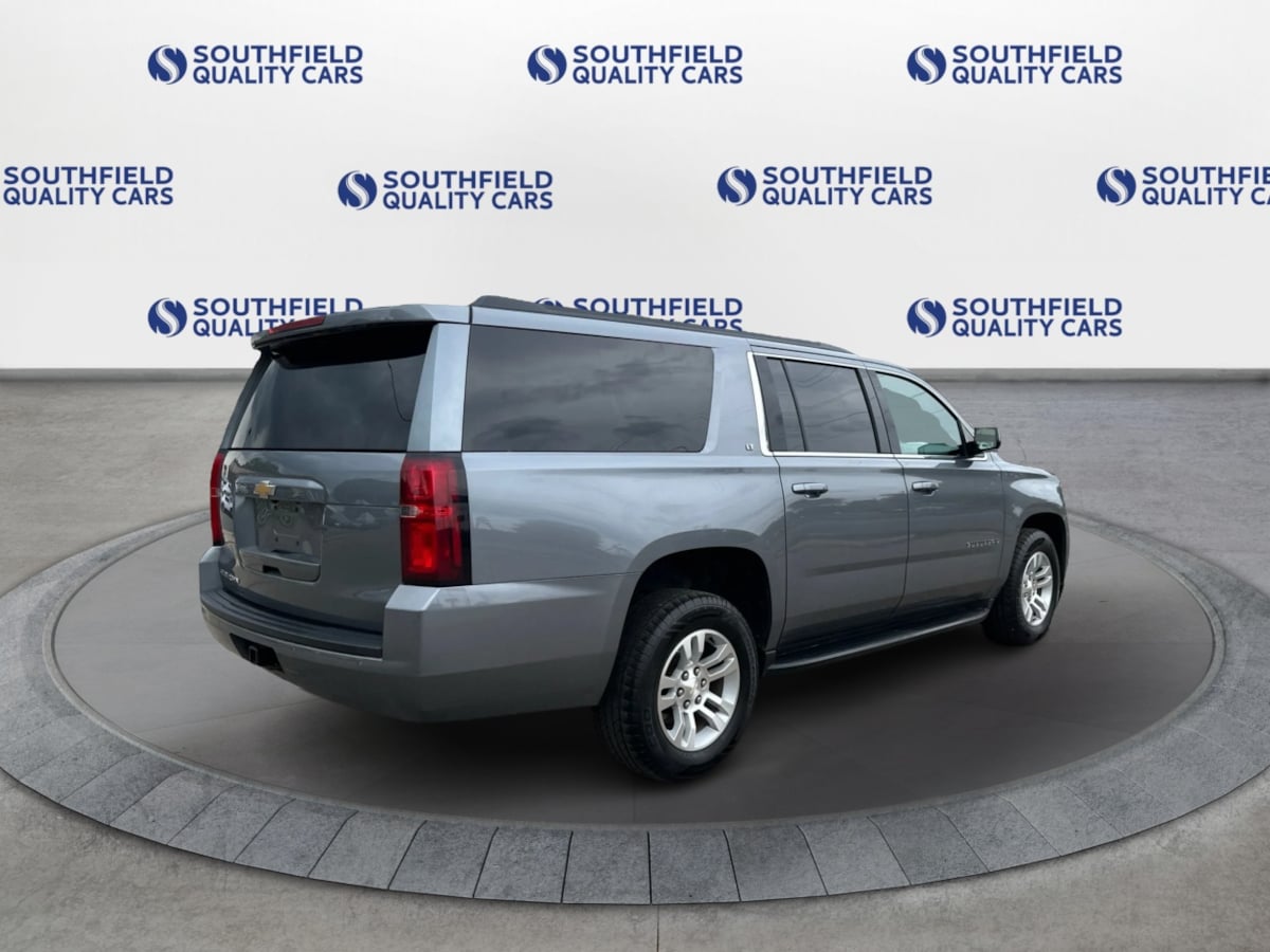 2019 Chevrolet Suburban LT photo 5