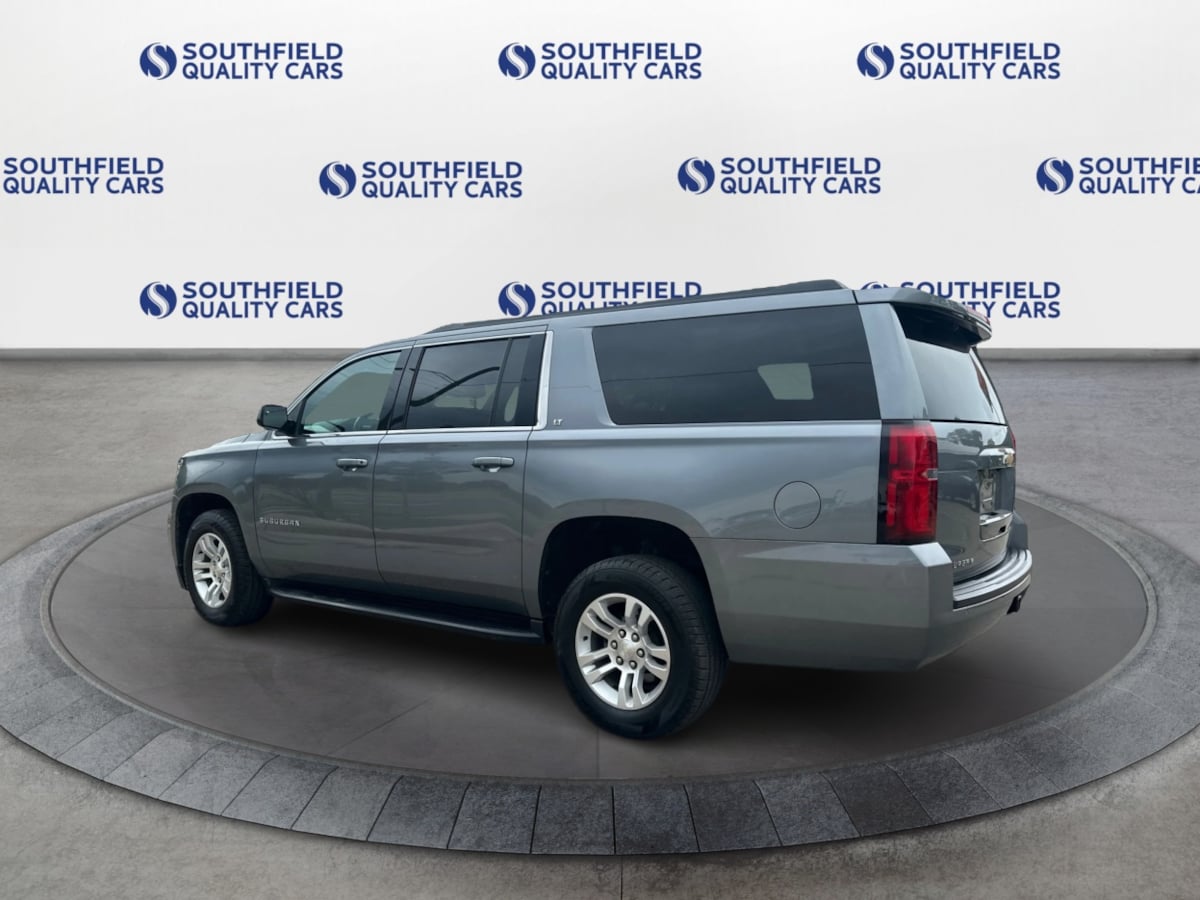 2019 Chevrolet Suburban LT photo 2