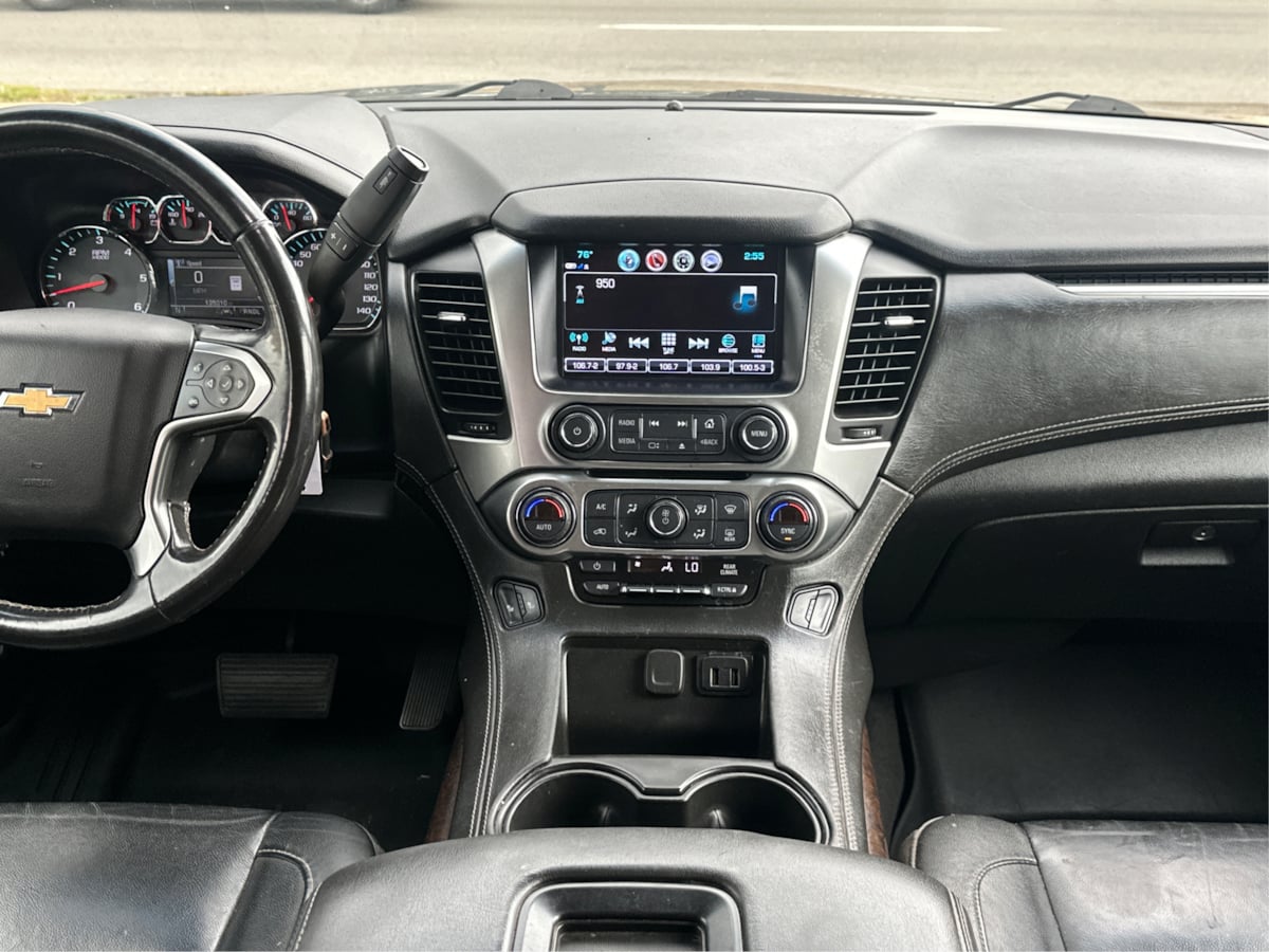 2019 Chevrolet Suburban LT photo 15
