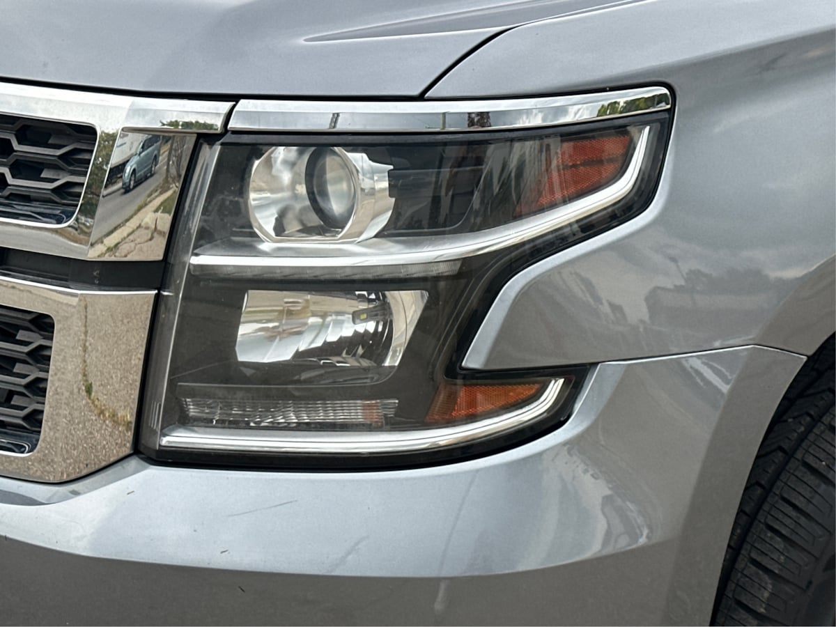 2019 Chevrolet Suburban LT photo 24